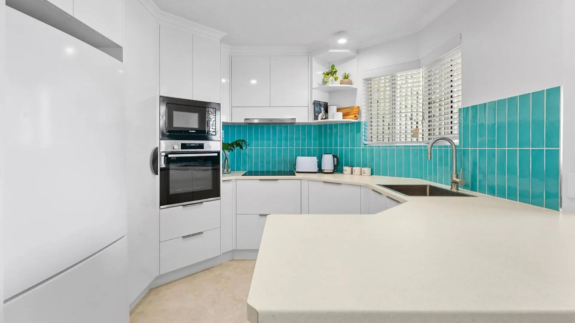 6 Parkshores Sunshine Location Location Location 100M To Beach Access Sunshine Beach Australia